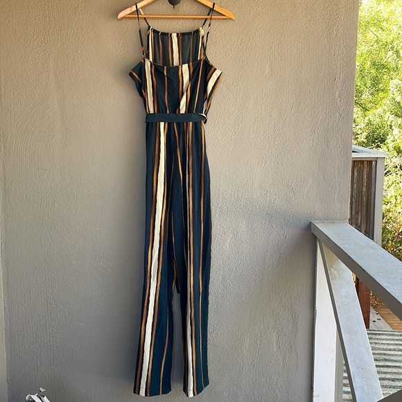 Women’s bishop and young jumpsuit size large - Picture 5 of 7